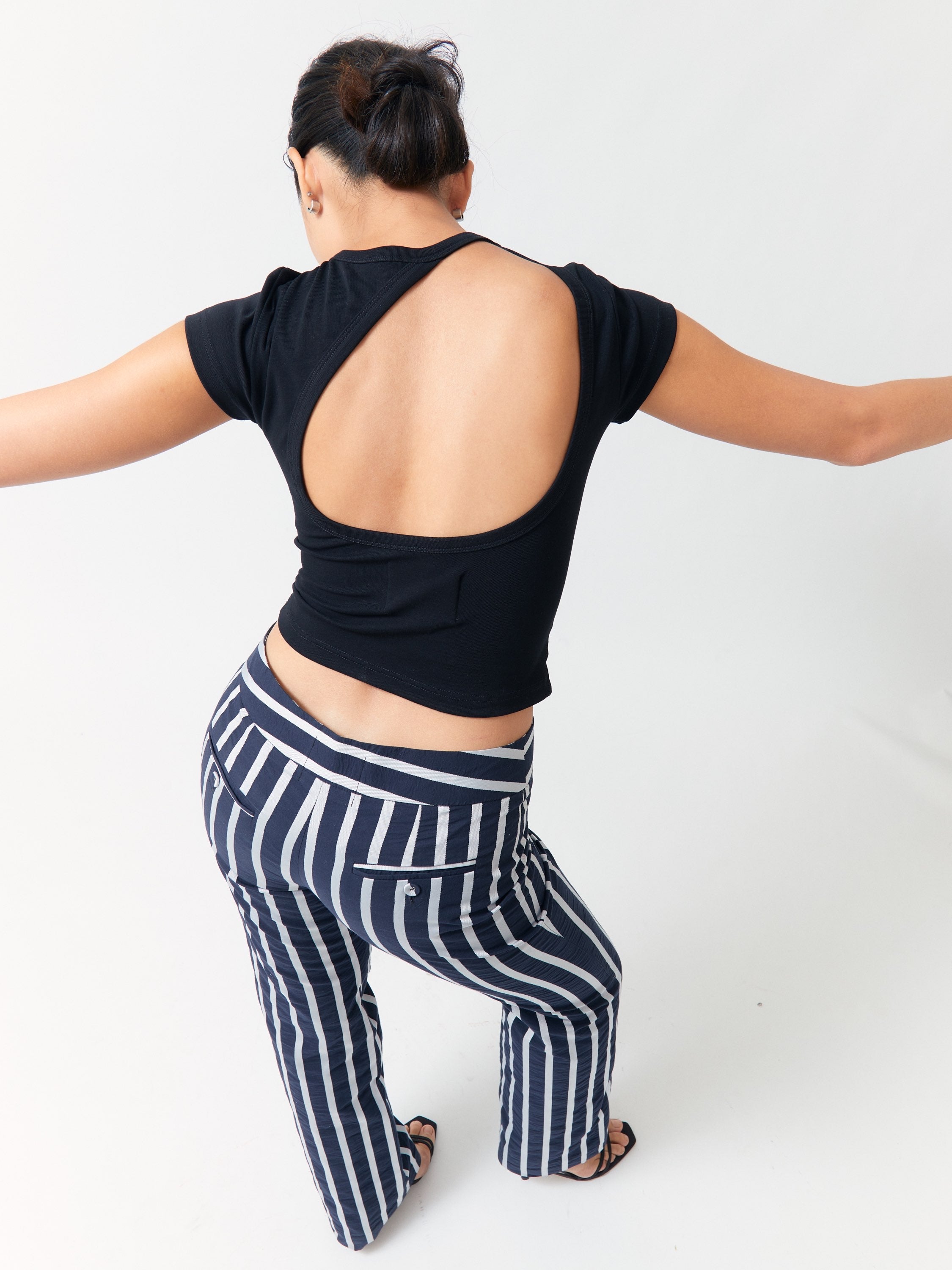 Cut out back baby tee