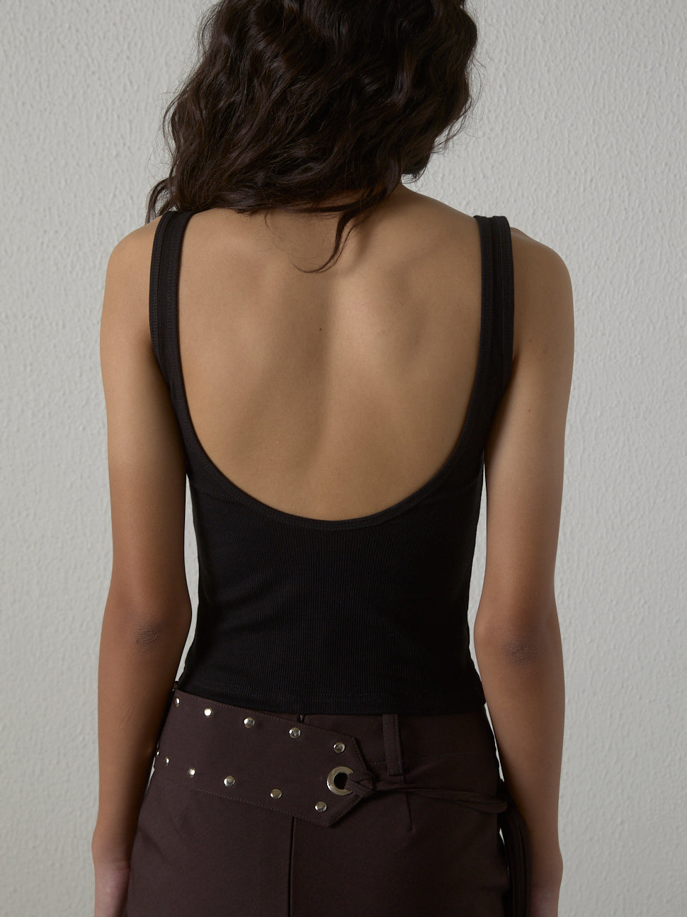Deep U-neck tank