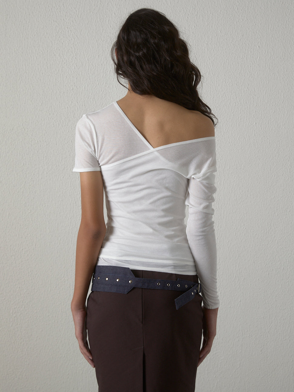 Asymmetric sleeve layered top